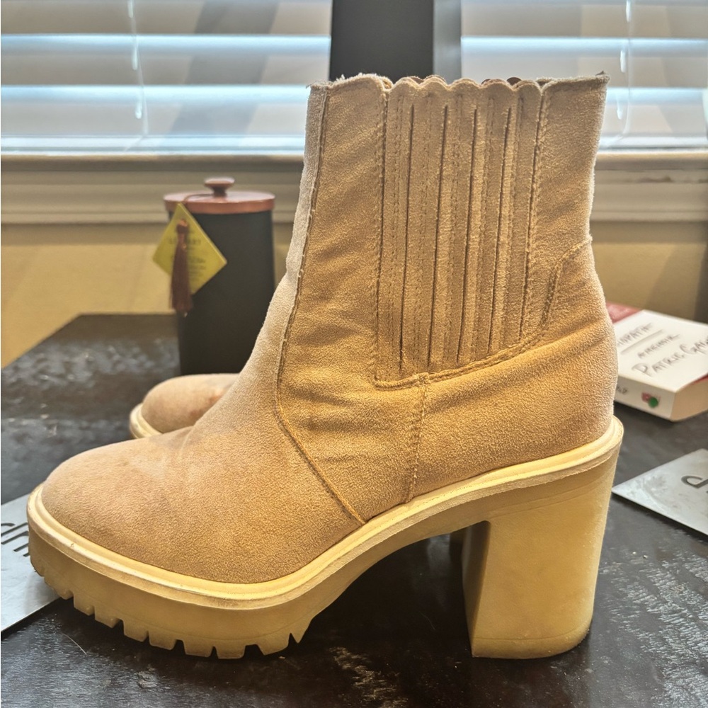 Women's Oasis Society Faux Suede Lug Sole Tan Heeled Boots - Picture 4 of 13